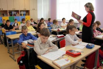 В Псковской области отменили выплаты выходящим на пенсию учителям