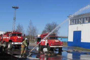 Добровольная пожарная команда завода участвовала в тушении условного пожара