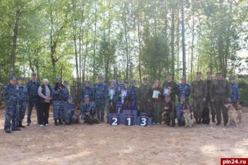 На базе ИК-2 прошли соревнования среди кинологов силовых ведомств на кубок УФСИН России по Псковской области